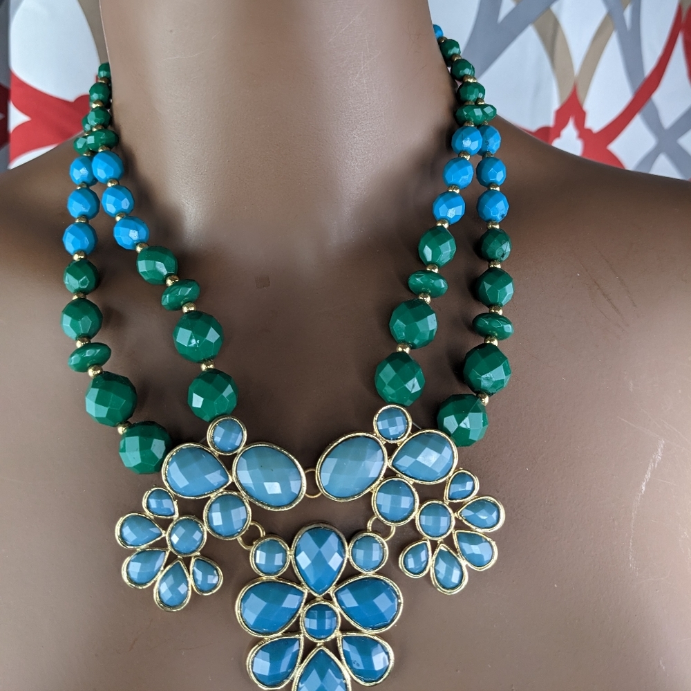 BEAUTIFUL NECKLACE AND EARRINGS SET. - Picture 7 of 7
